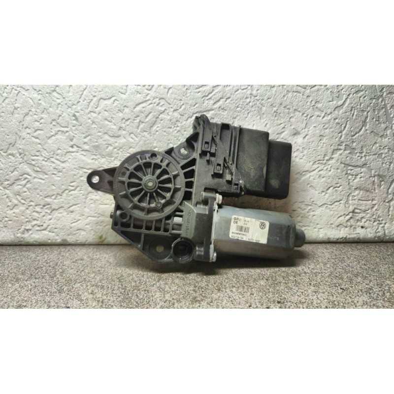 Motor Fensterheber links hinten VW GOLF V (1K1) 0130821431